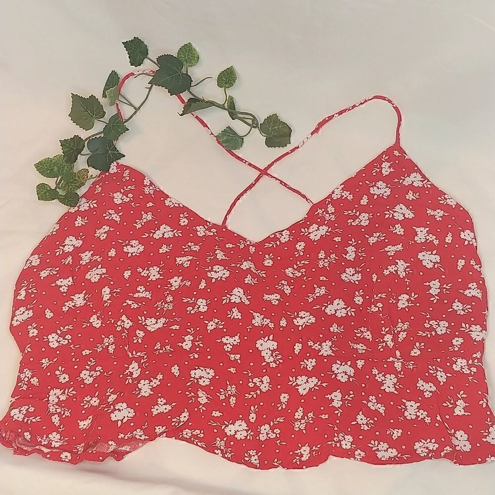 Forever 21. Halter top. Red w/floral. Size Large. Great Condition.